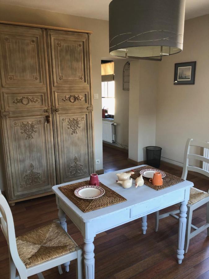 Le Petit Chapitre : Maison De Charme Apartment Fosses-La-Ville Exterior photo