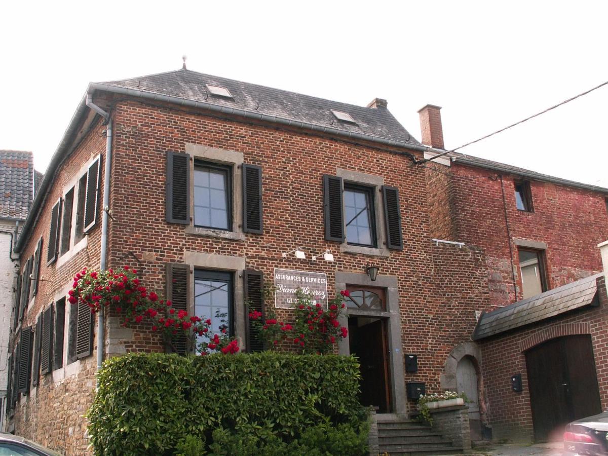Le Petit Chapitre : Maison De Charme Apartment Fosses-La-Ville Exterior photo