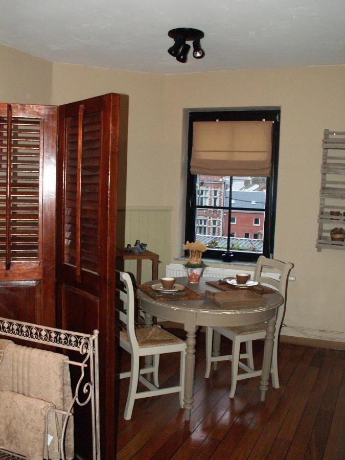 Le Petit Chapitre : Maison De Charme Apartment Fosses-La-Ville Exterior photo